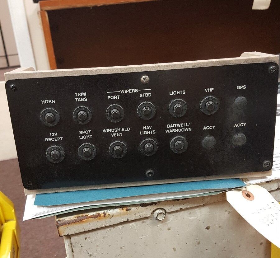 CUSTOM DISPLAY PANEL W/ 11 BREAKERS / 2-10 AMP, 1-5 AMP, 4-15 AMP, 1-20 AMP
