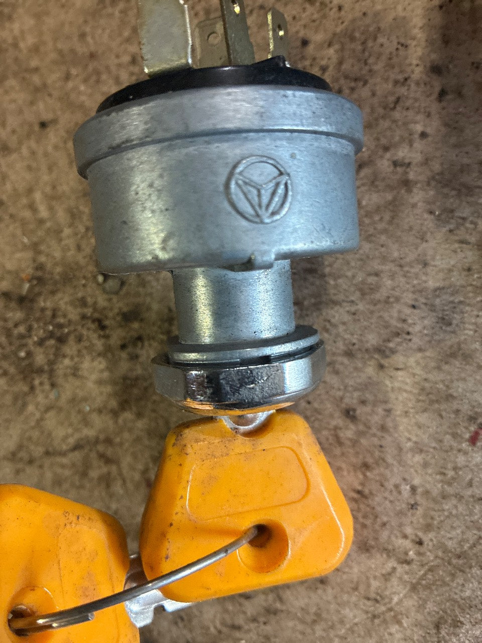 4-Position Ignition Switch with 2 Keys - Fits Clark, Hyster, Case, JCB (PN 2782017 / 2368655 / 379902) - Used
