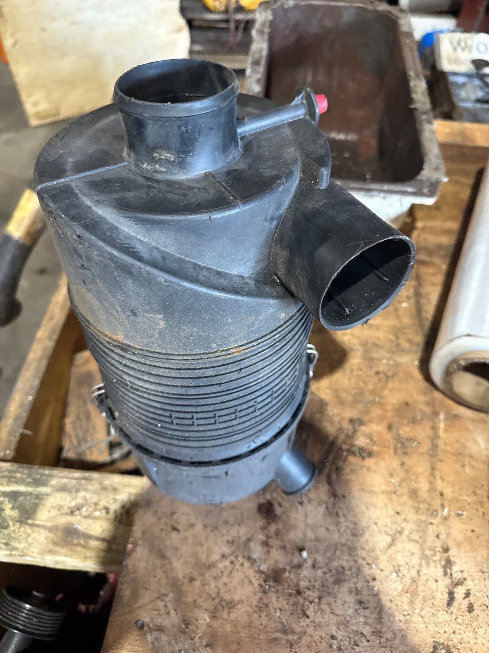 Donaldson Radial Seal Air Cleaner Housing Assembly with Vacuator Valve - Used