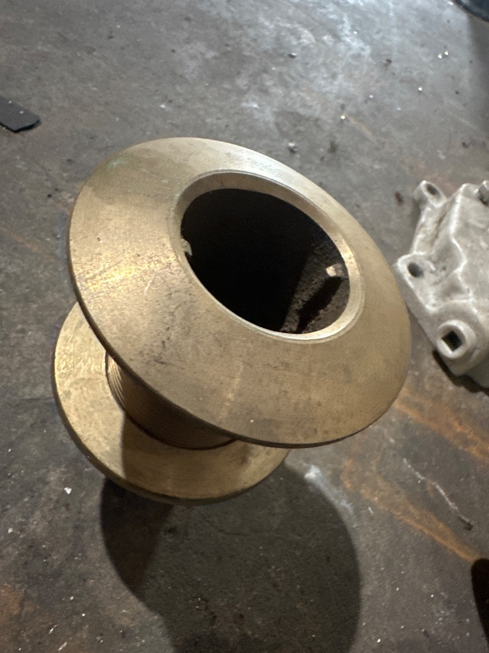 Bronze Thru-Hull Fitting 1-1/2" with Hose Barb - Used