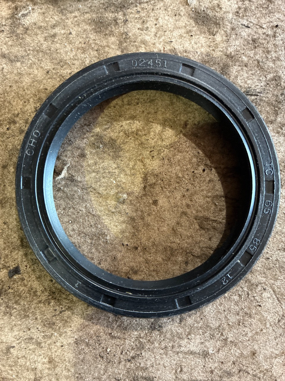 CHO TC 65x85x12 Double-Lip Oil Seal 65mm x 85mm x 12mm - New