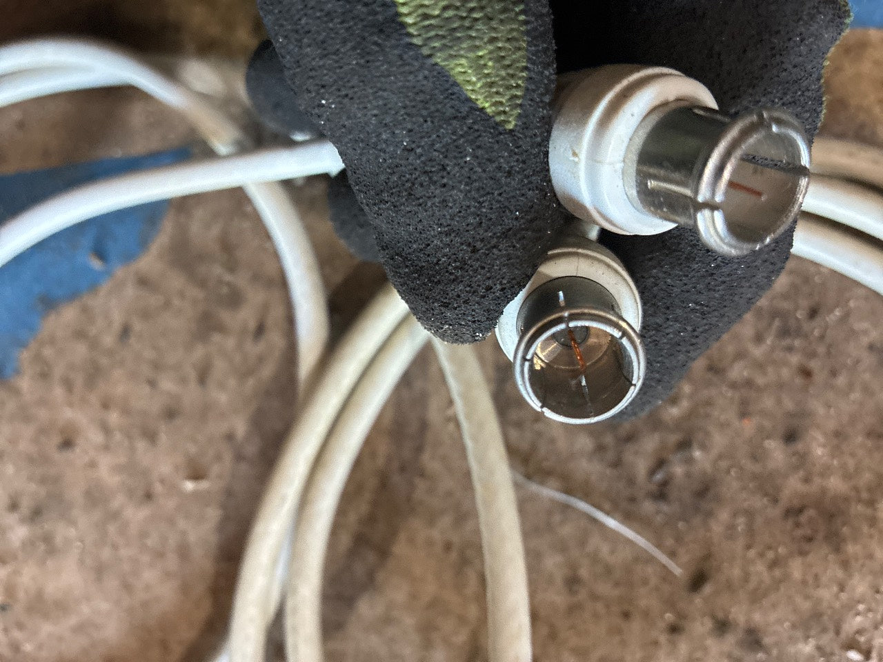 RadioShack RG6 Coaxial Cable White ~6 ft F-Type Push-On - Used