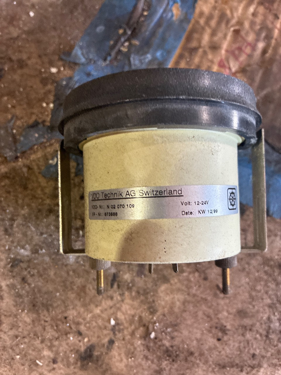 Volvo Penta 873688 Tachometer 0-4000 RPM 12/24V VDO N 02 070 109 - Used