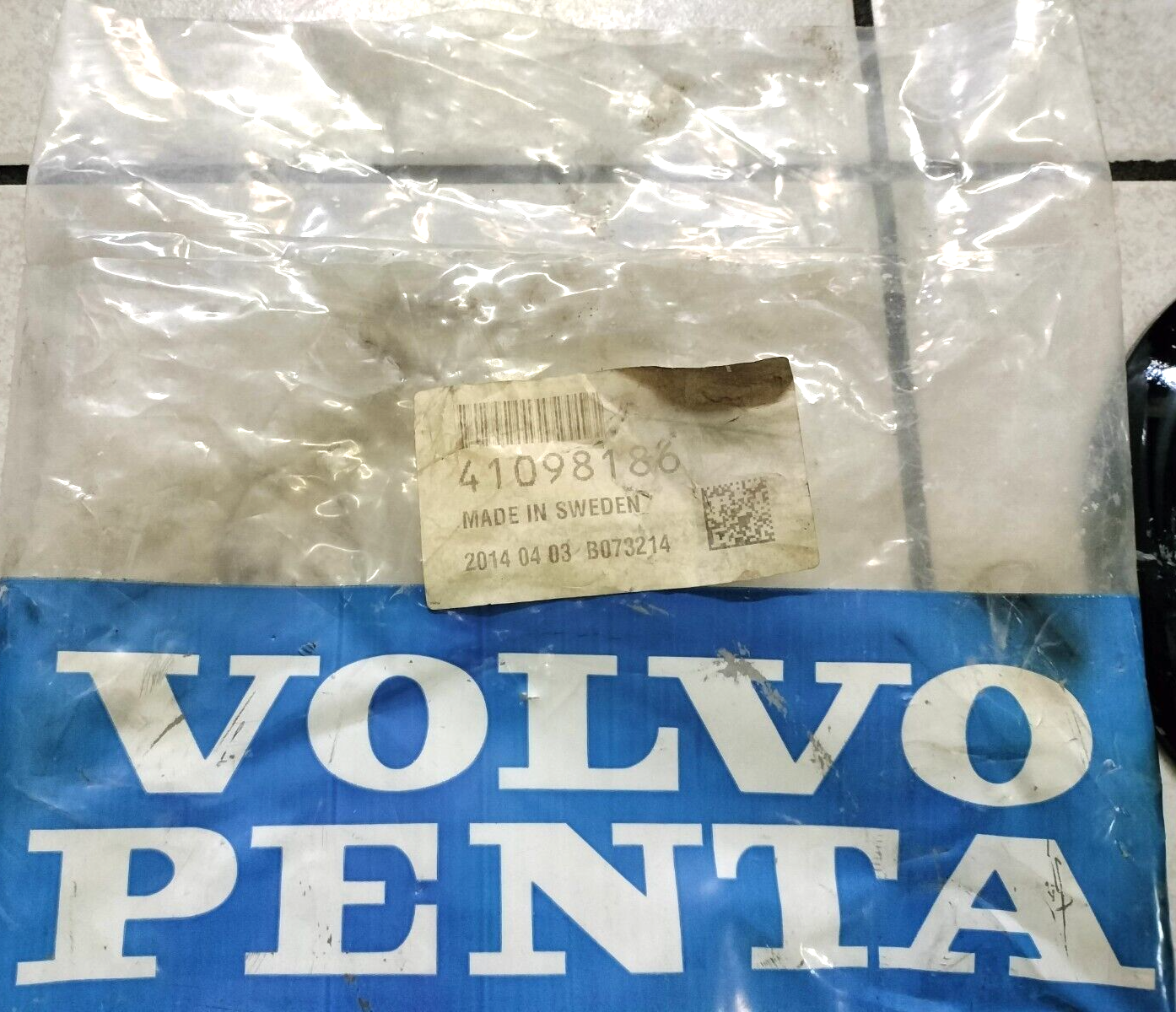 VOLVO PENTA AQ-D6 MOUNTING KIT #41098186 INFO & PHOTO SHOWS P/N''S OF CONTENTS