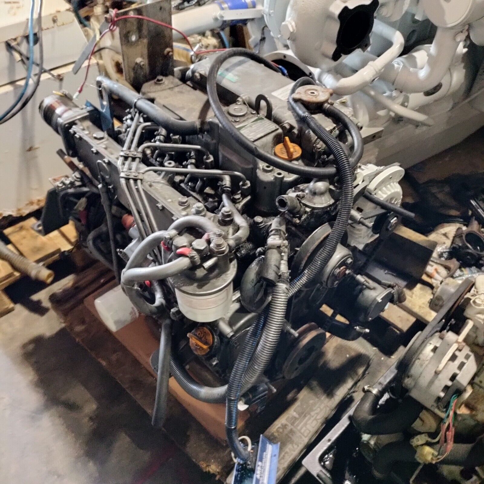 YANMAR 4JH4E  DIESEL MARINE ENGINE 54 HP. w/ TRANSMISSION   RUNNING TAKE OUT