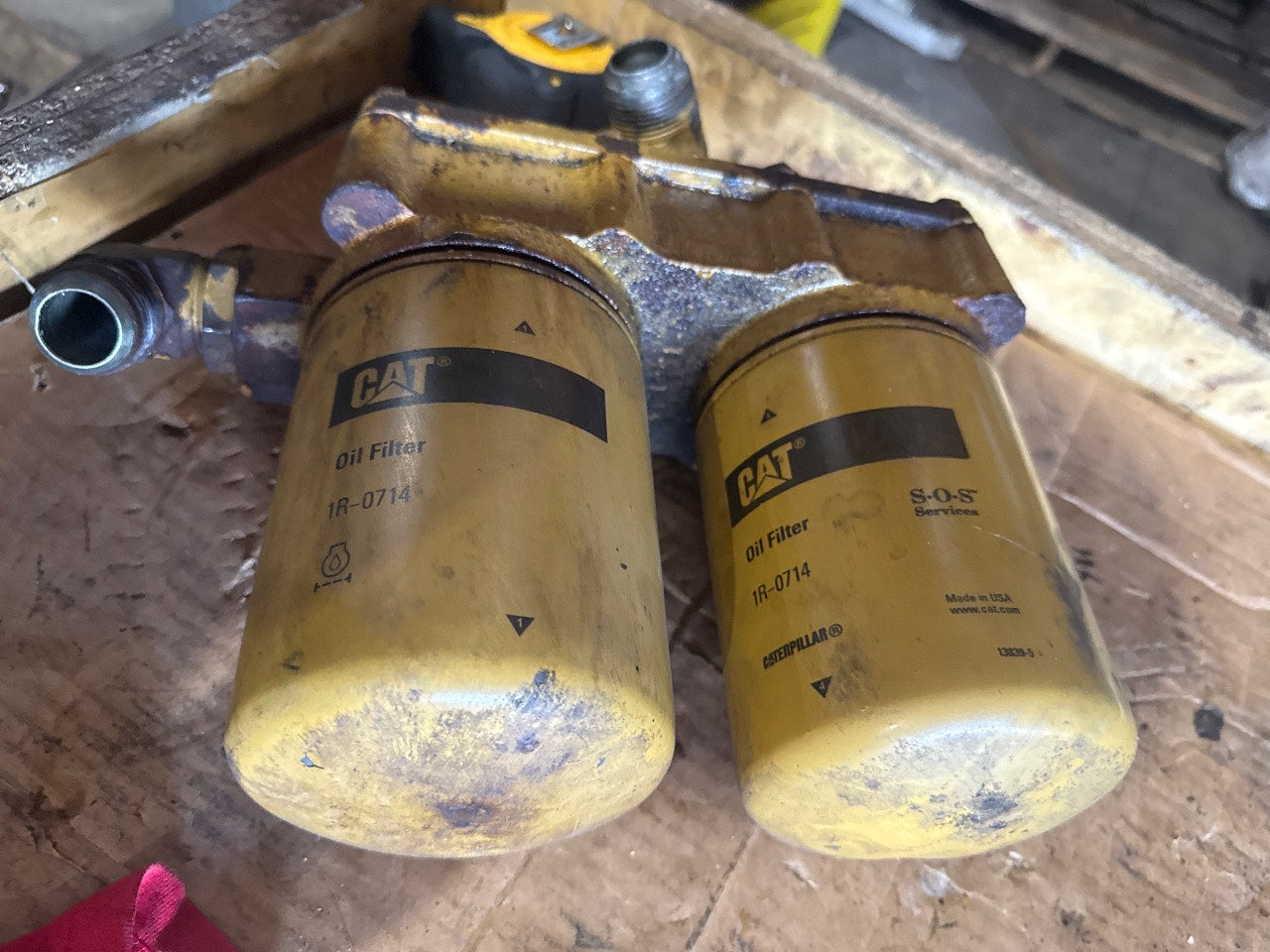 Caterpillar Dual Oil Filter Base Assembly with 1R-0714 Filters - Used