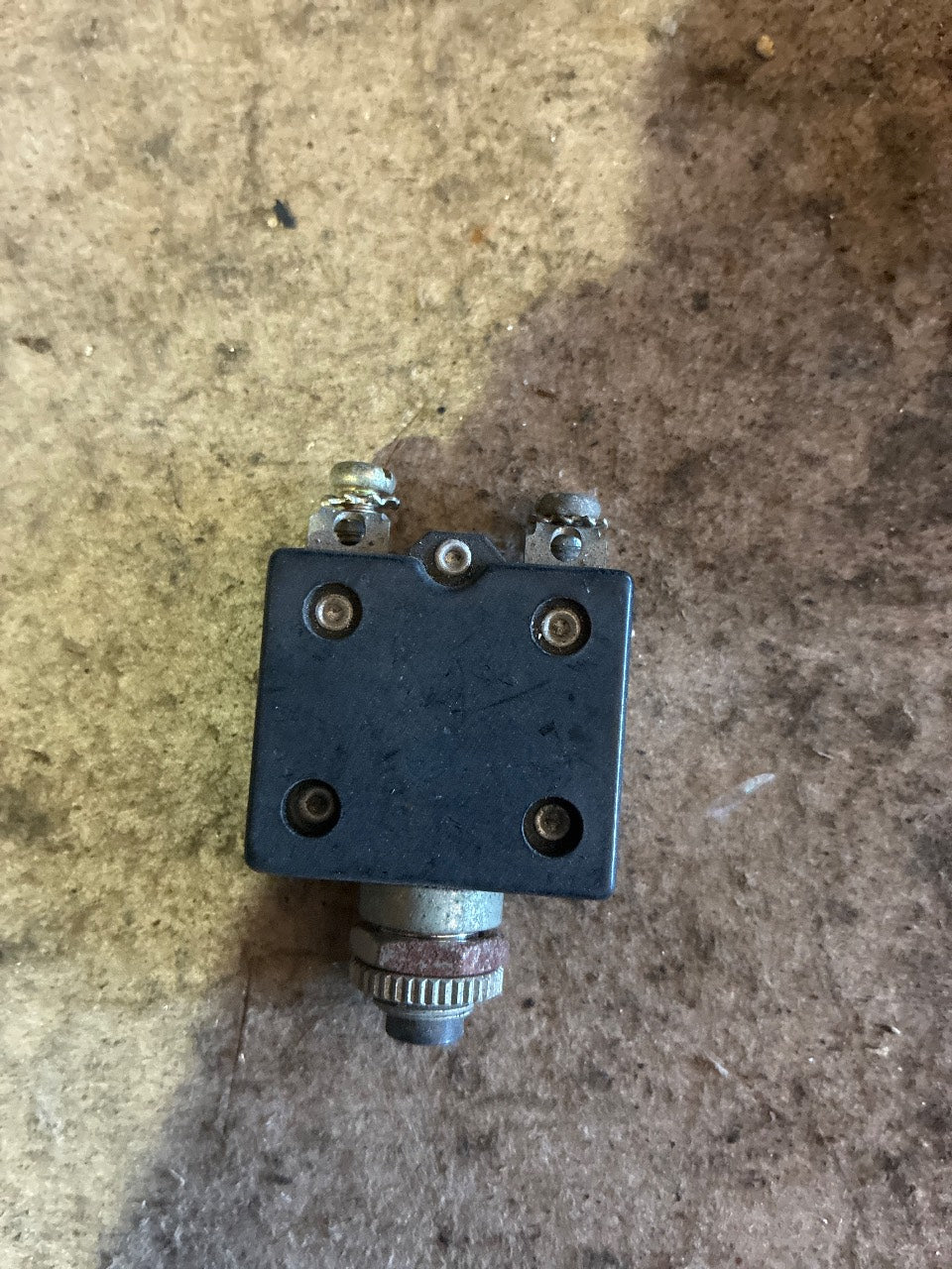 Joemex Push-Button Resettable Thermal Circuit Breaker - Used