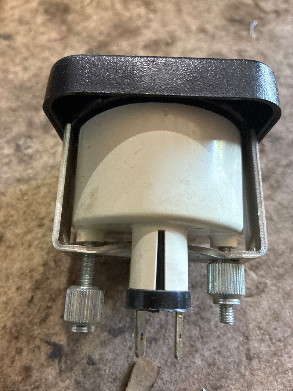 VDO 0-150 PSI Oil Pressure Gauge with Black Square Bezel - Used