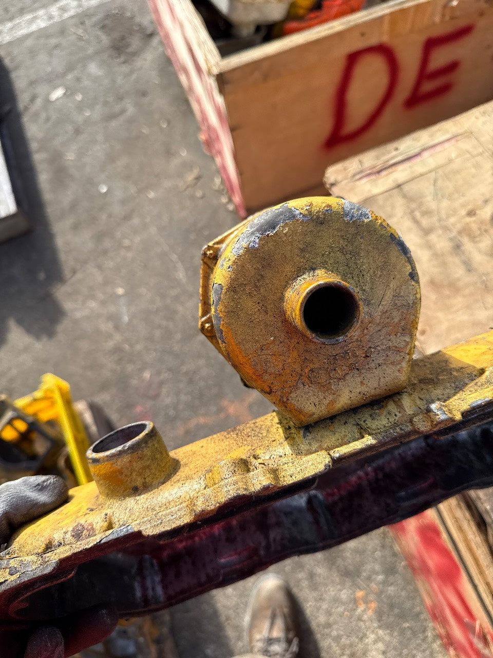 Caterpillar 3208 Valve Covers Pair with Breathers - Used Take-Off