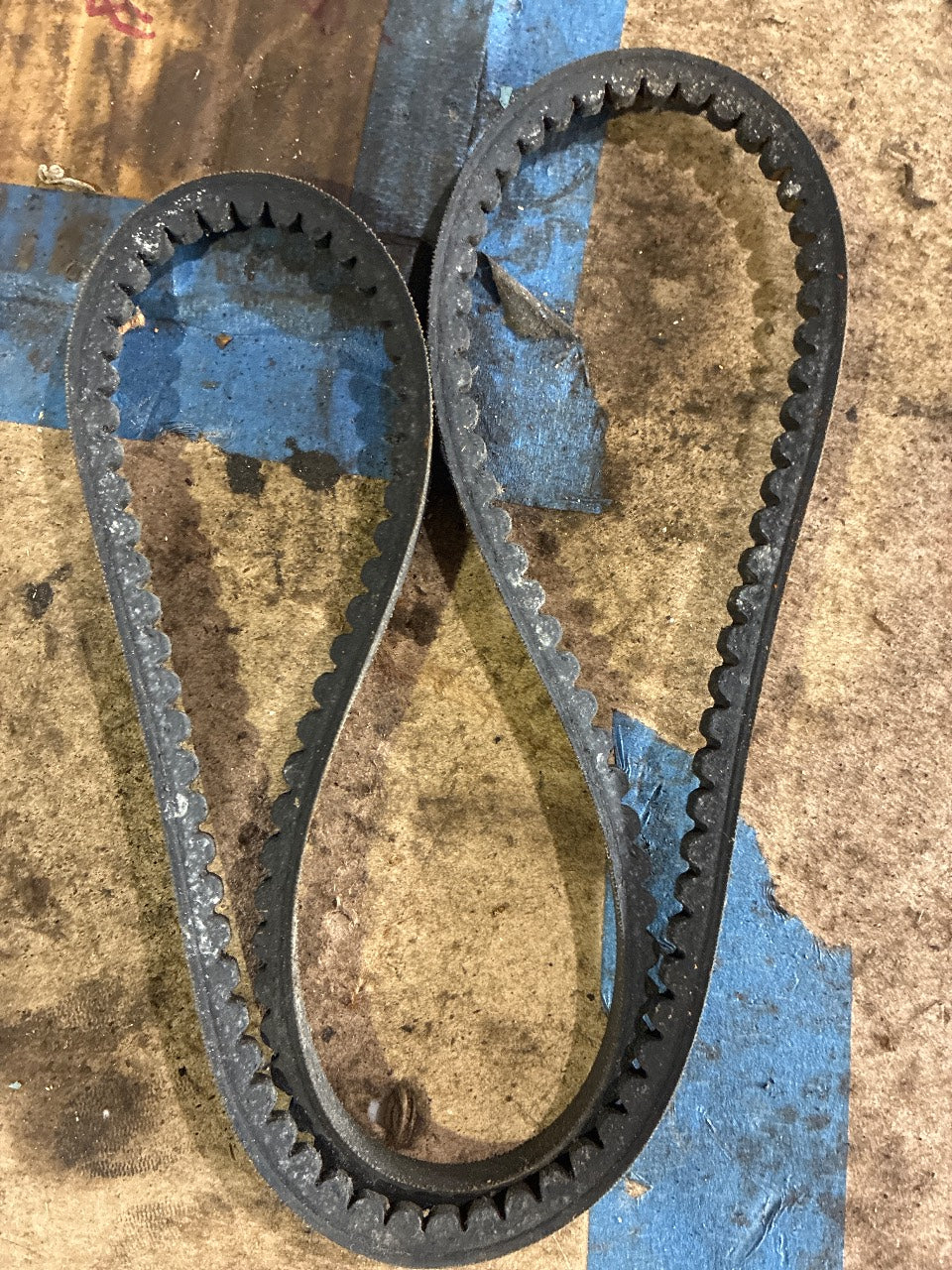 Gates 15418 Cogged V-Belt - New