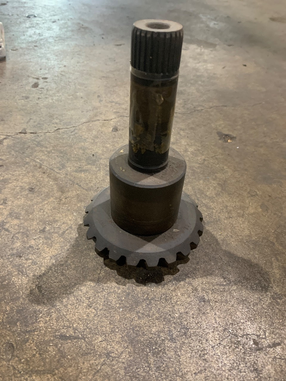 Dana D5M1 M80 Bevel Gear & Splined Shaft Assembly 30R396 / 85177 - Used