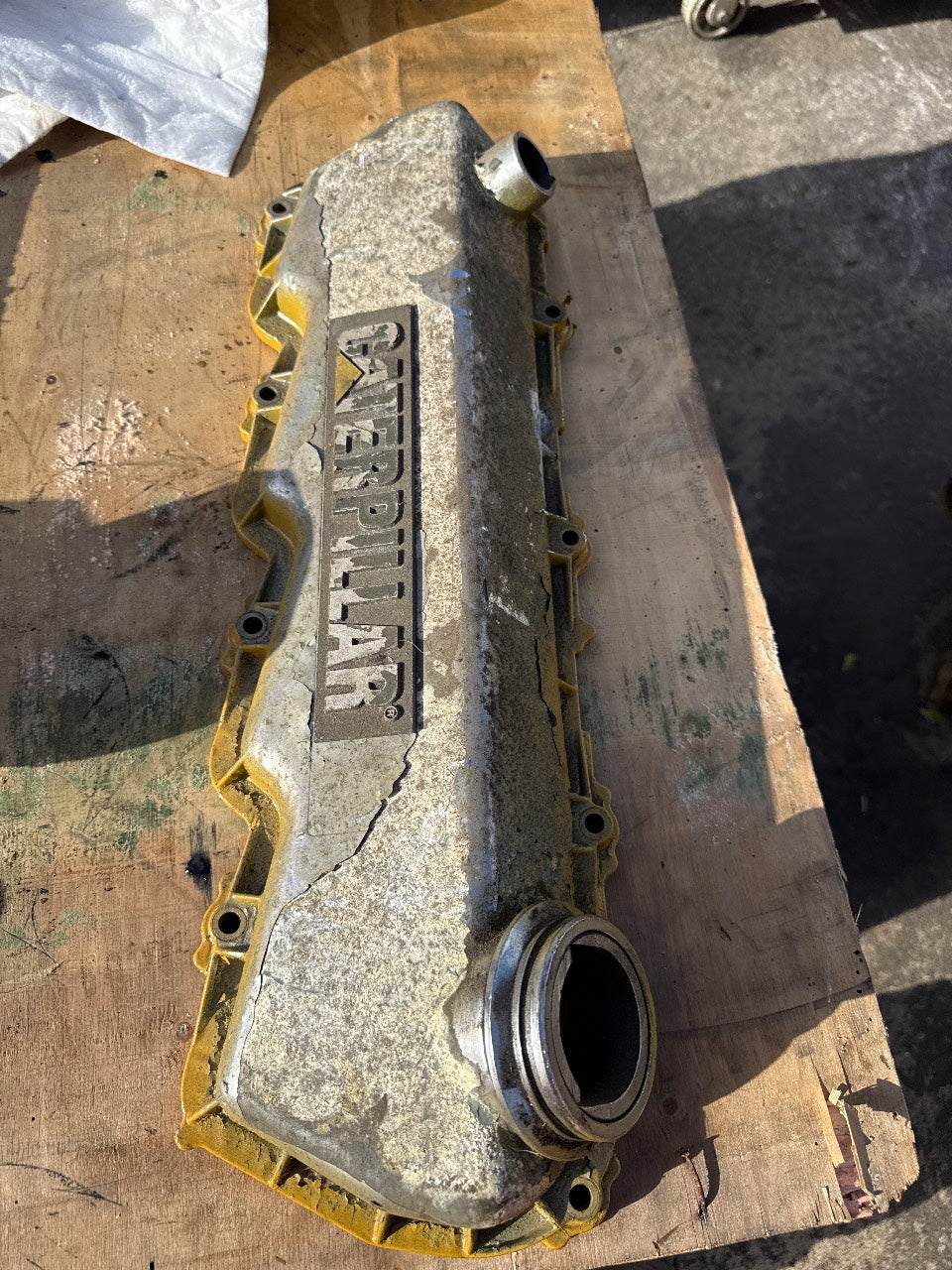 Caterpillar 9L7430 Valve Cover for 3208 Marine Diesel Engine - Used