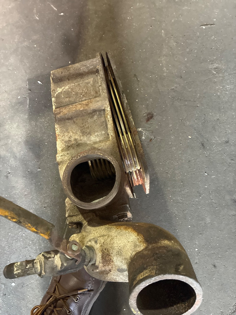 Detroit Diesel 8V71 / 8V92 Marine Oil Cooler Housing with Bundle and Seawater Elbow - Used