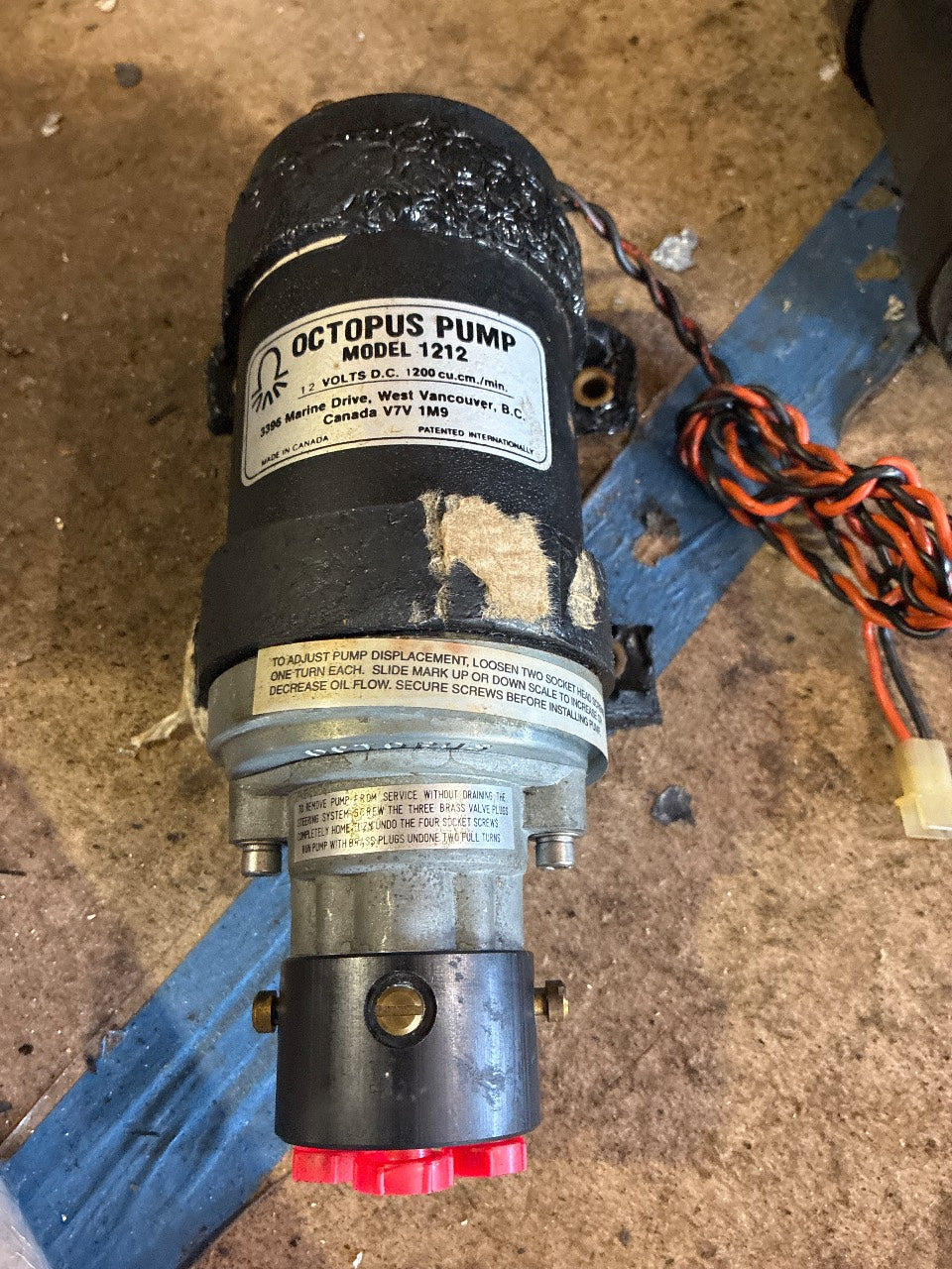 Octopus Model 1212 12V 1200 cc/min Reversing Hydraulic Autopilot Pump - Used