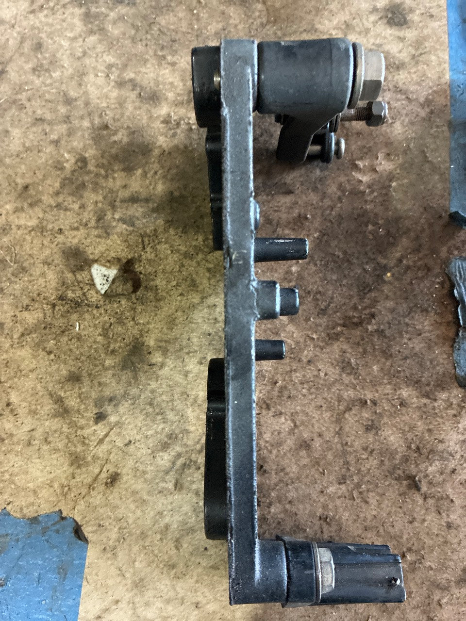 Mercury MerCruiser 99236 Shift Plate Bracket Assembly with Lever - Used