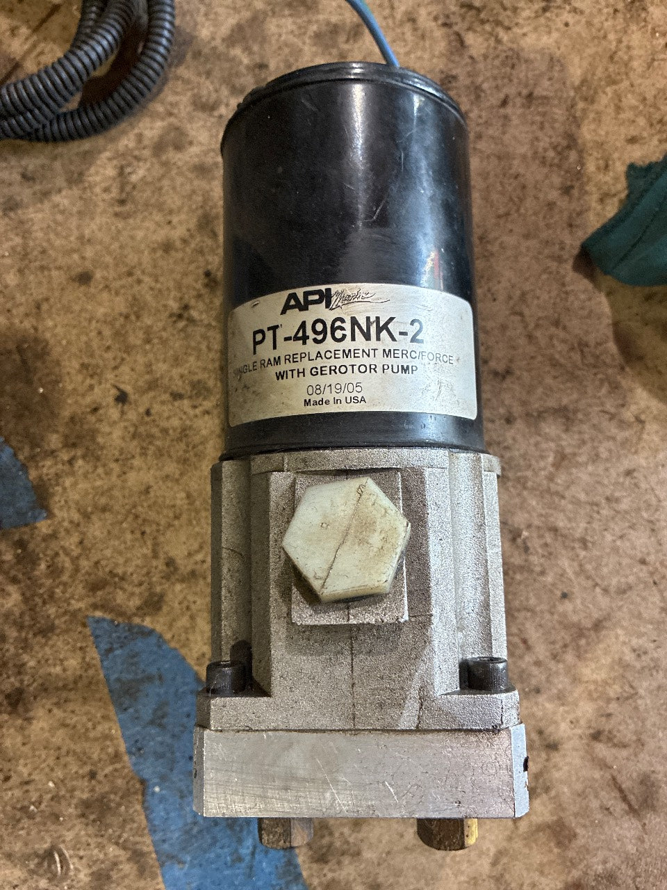 API Marine PT-496NK-2 Single-Ram Replacement Trim Pump with Gerotor for MerCruiser / Force - Used