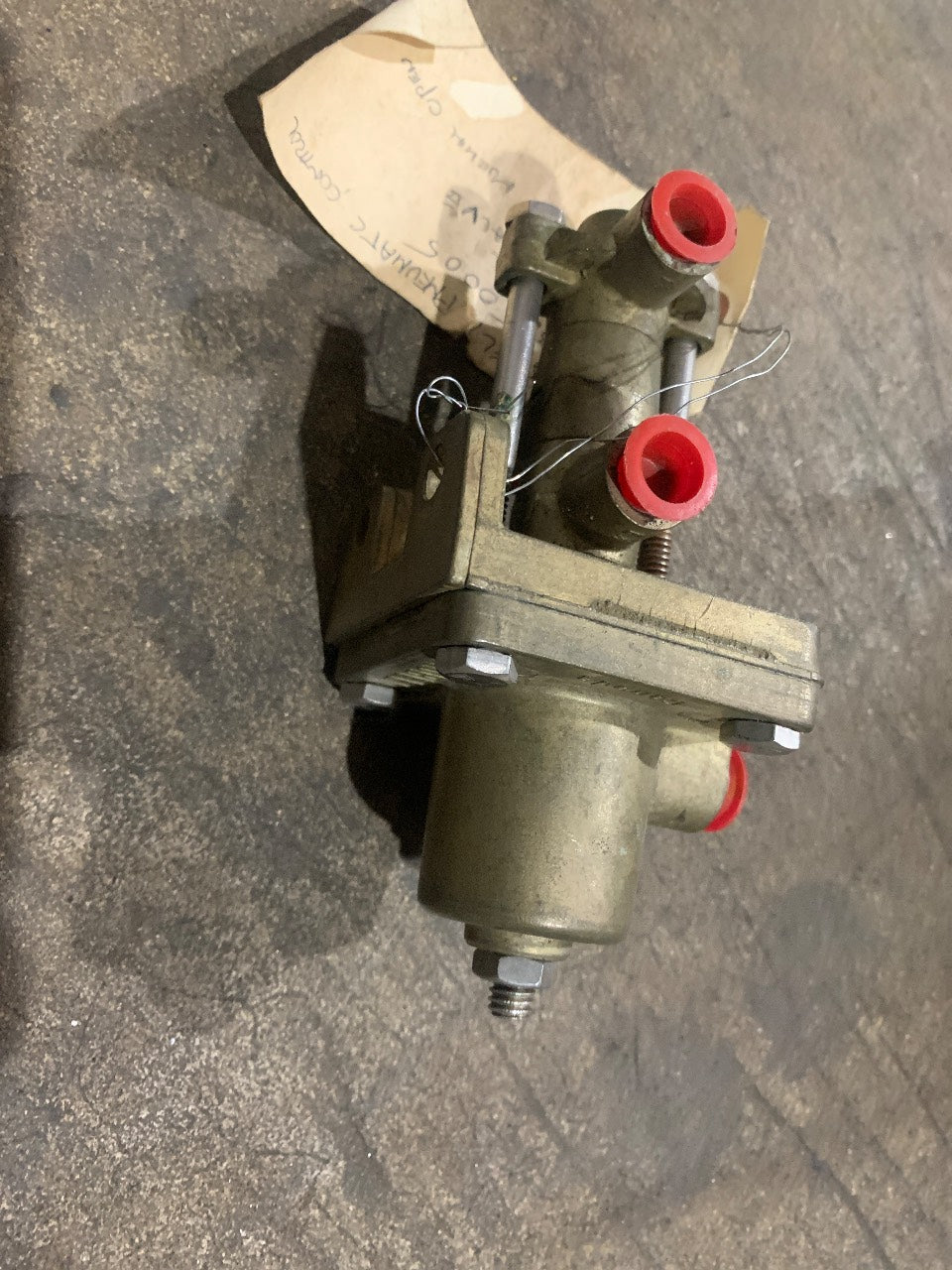 Kobelt 3325-0005 Pneumatic Control Relay Valve (Normally Open, 1/4" NPT) - Used