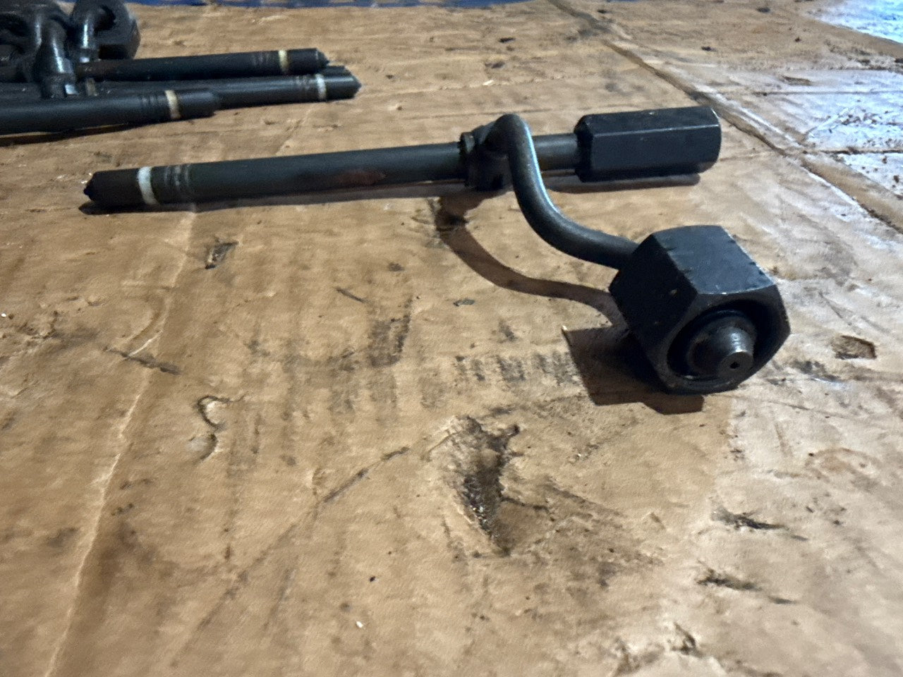 Caterpillar 9L-6969 Pencil Fuel Injector for CAT 3208 / 3204 - Used