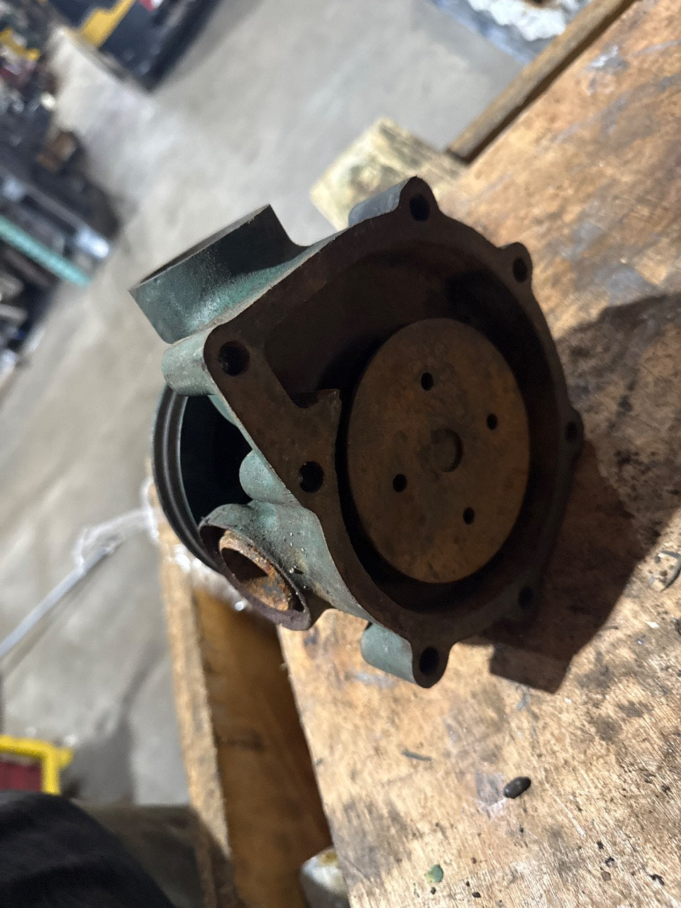 Volvo Penta 844422 Freshwater Coolant Circulation Pump for MD40 / TMD40 / TAMD40 / AQAD40 - Used