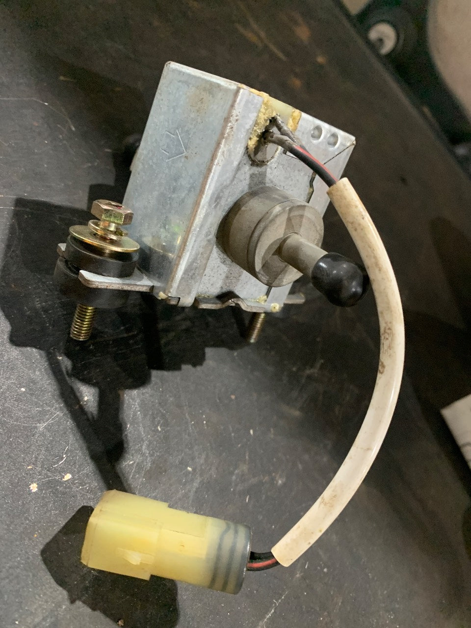 Nikko Jidoshakiki Electronic Fuel Pump 12V for Yanmar / Kubota Marine Diesel - Used