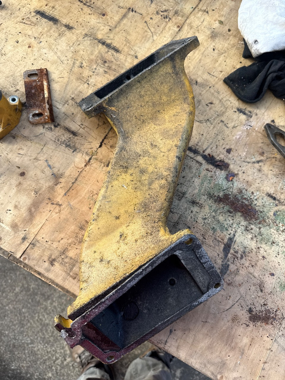 Caterpillar 8N1298 Cast Iron Support Bracket / Adapter Housing - Used