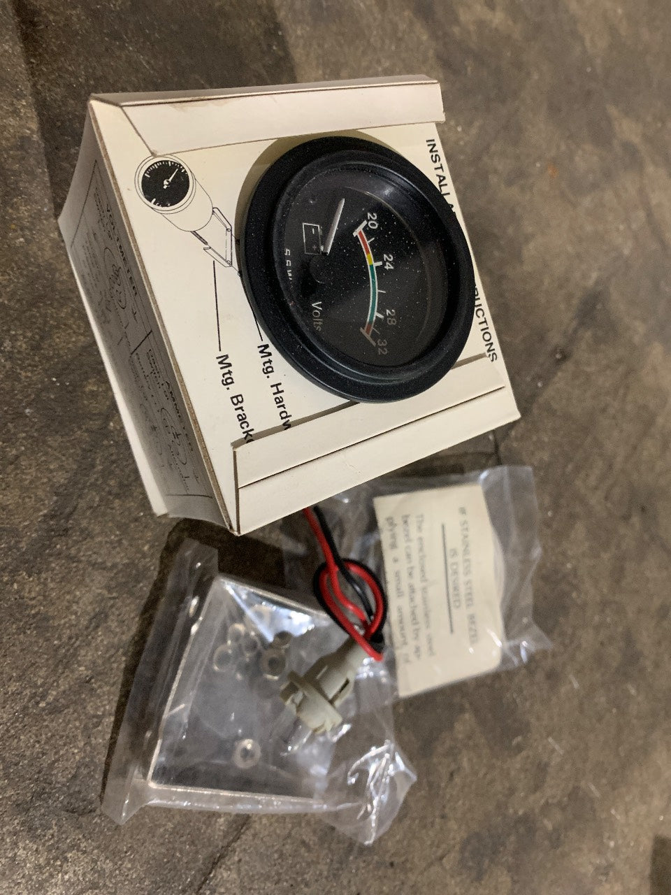 S.S. White MG142 24V DC Voltmeter Gauge 20-32V Marine Panel Meter - New