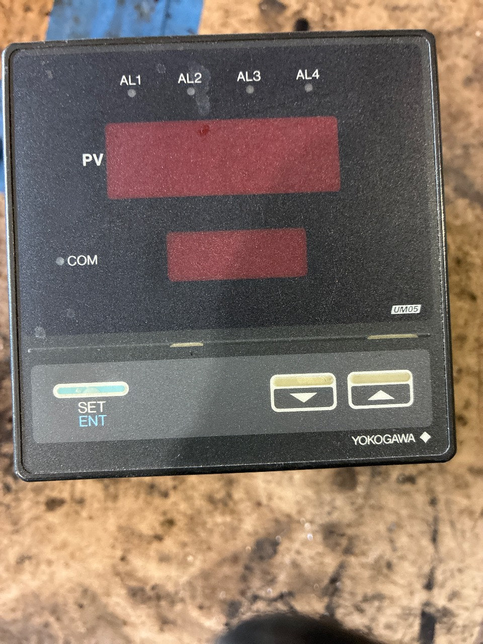 Yokogawa UM05 Digital Indicator with Alarms RS-422 4-20mA 90-250VAC - Used