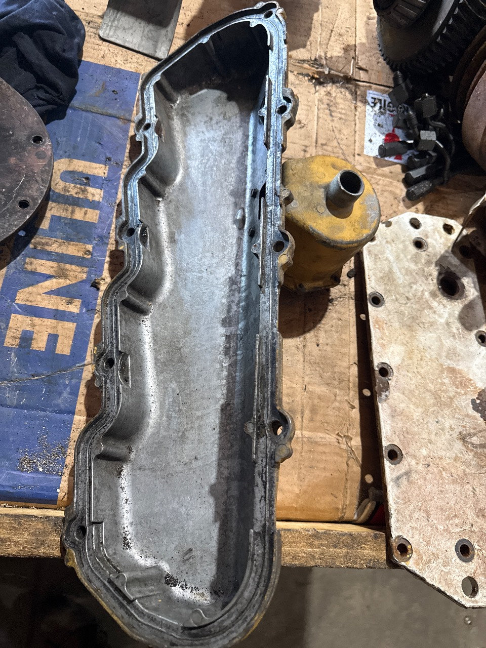 Caterpillar 3208 Valve Cover with Oil Filler Neck - Used Take-Off