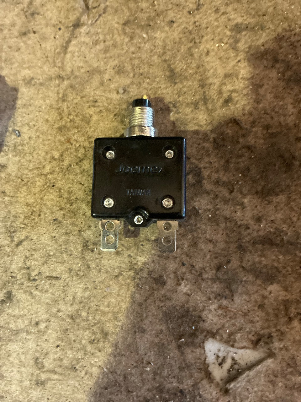 Joemex Push-Button Resettable Thermal Circuit Breaker - Used