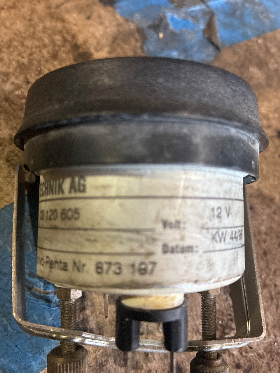 Volvo Penta 873187 Oil Pressure Gauge 0-150 PSI 12V 52mm - Used