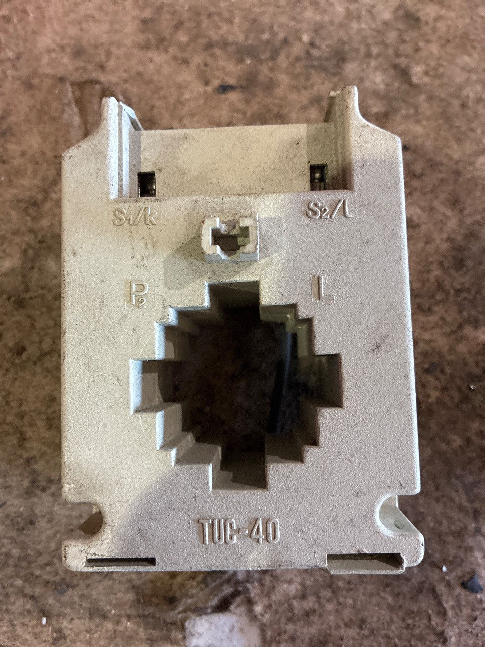 SACI TUC-40 400/1A Current Transformer 0.72kV 50/60Hz 24kA - Used