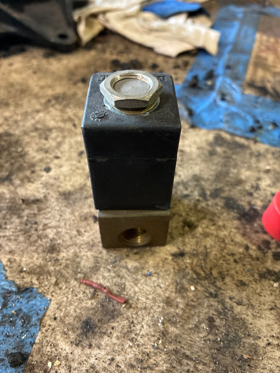 Flo Control 609500/671 24VDC Solenoid Valve with 02C140.BB0 Brass Body - Used