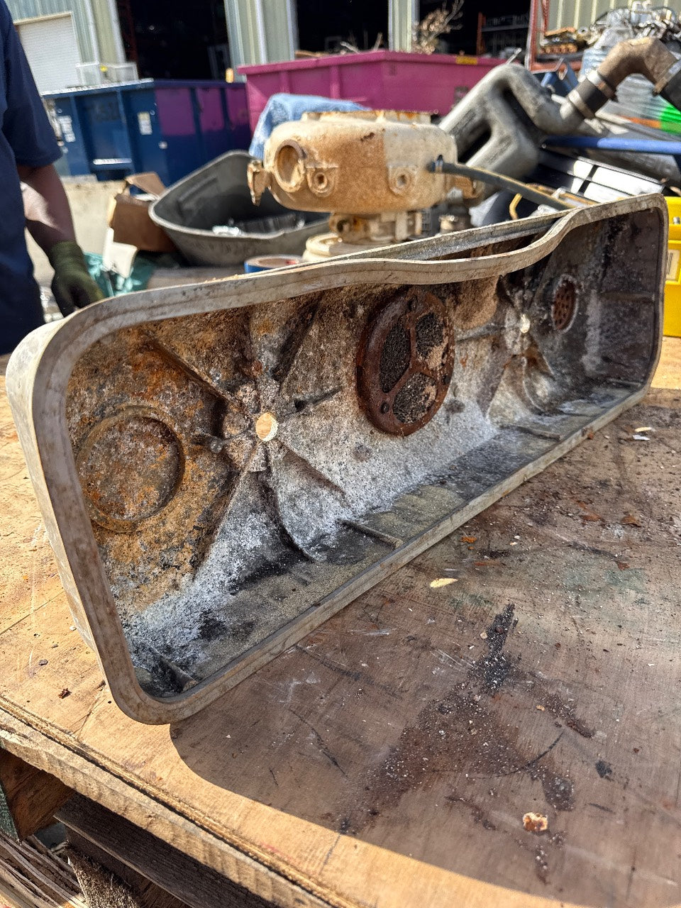 Detroit Diesel Aluminum Valve Cover with Oil Filler and Breather - Used