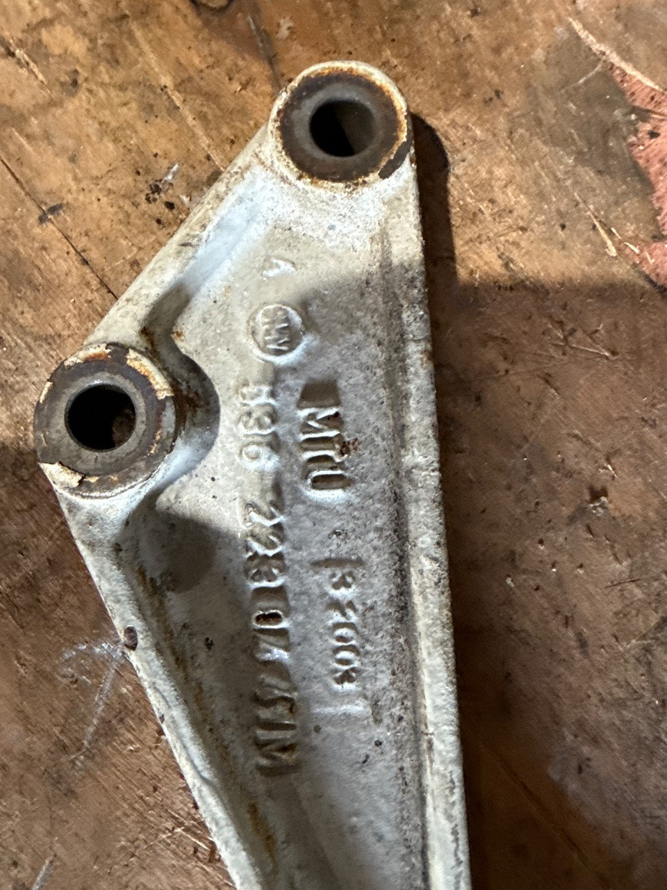 MTU 396 228 07 Series 396 Cast Support Bracket - Used