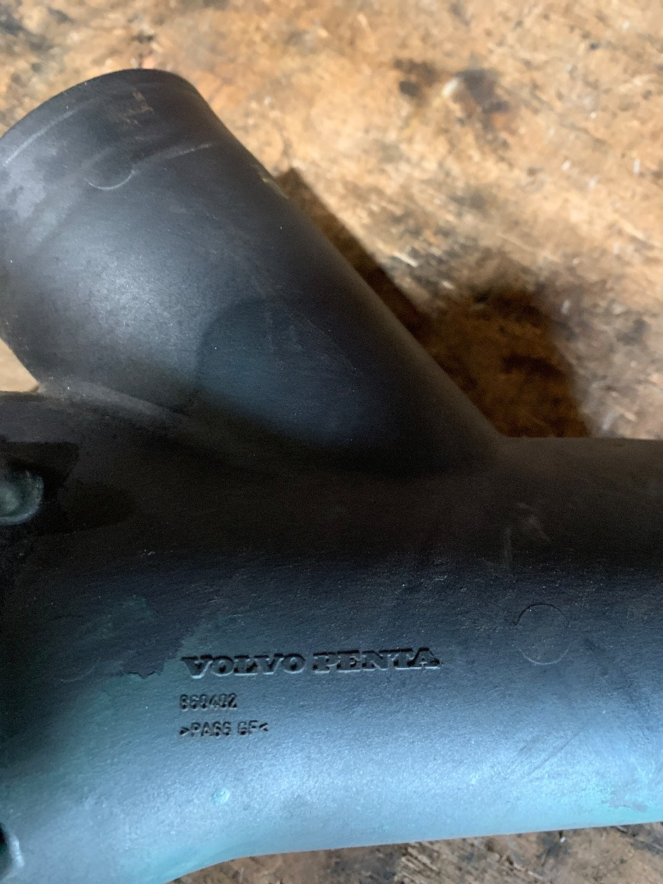 Volvo Penta 860402 Non-Return Valve / Anti-Siphon Y-Body - Used