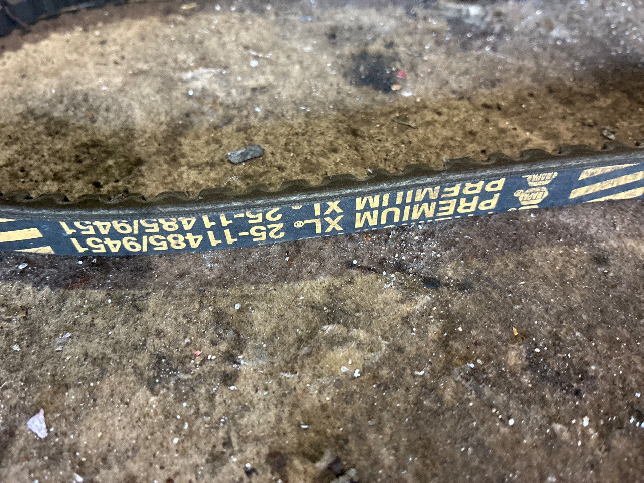 NAPA 25-11485 Premium XL Cogged V-Belt - Used