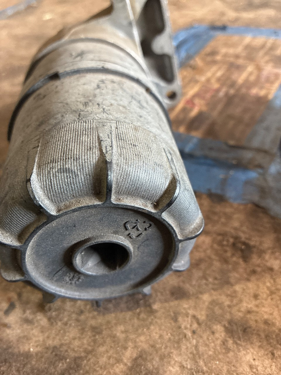 Cummins Fuel Filter Head Assembly with Fleetguard FS1098 Filter - Used