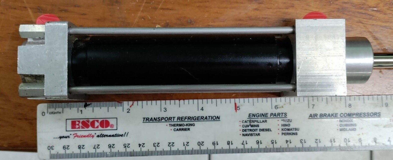 NORGREN HYDRAULIC RAM, 1 3/8 INCH BORE X 5 INCH STROKE  NEW / OLD STOCK w/ FREE