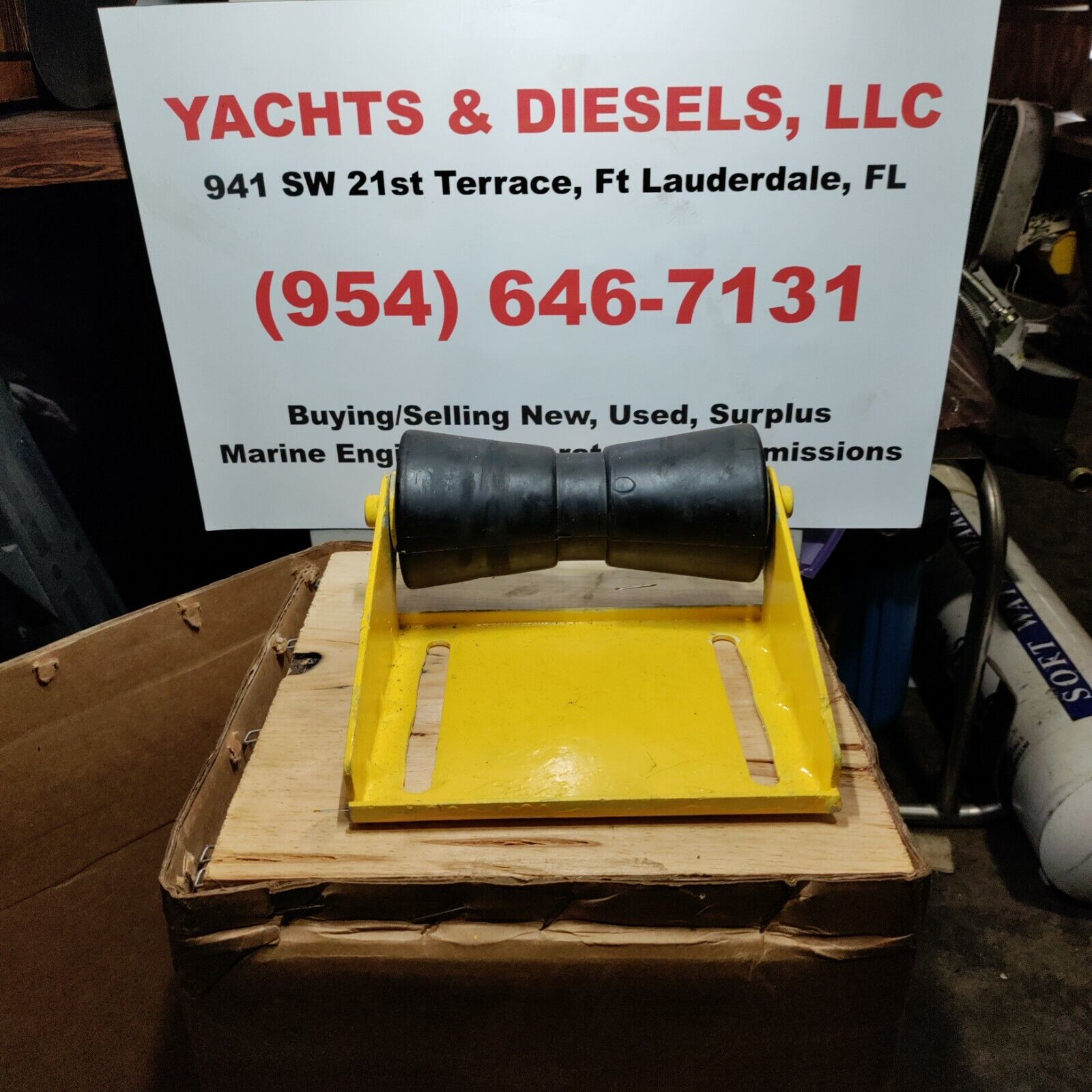 YATES SUPER HEAVY DUTY KEEL ROLLER ASSEMBLY #8244-1056C WITH STEEL FRAME NEW