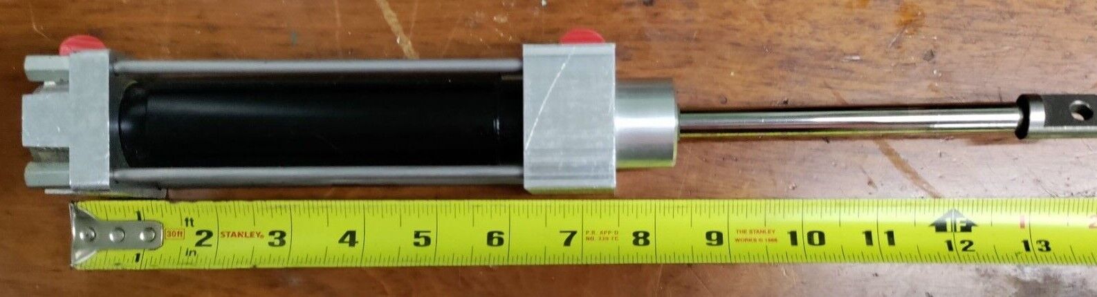 NORGREN HYDRAULIC RAM, 1 3/8 INCH BORE X 5 INCH STROKE  NEW / OLD STOCK w/ FREE