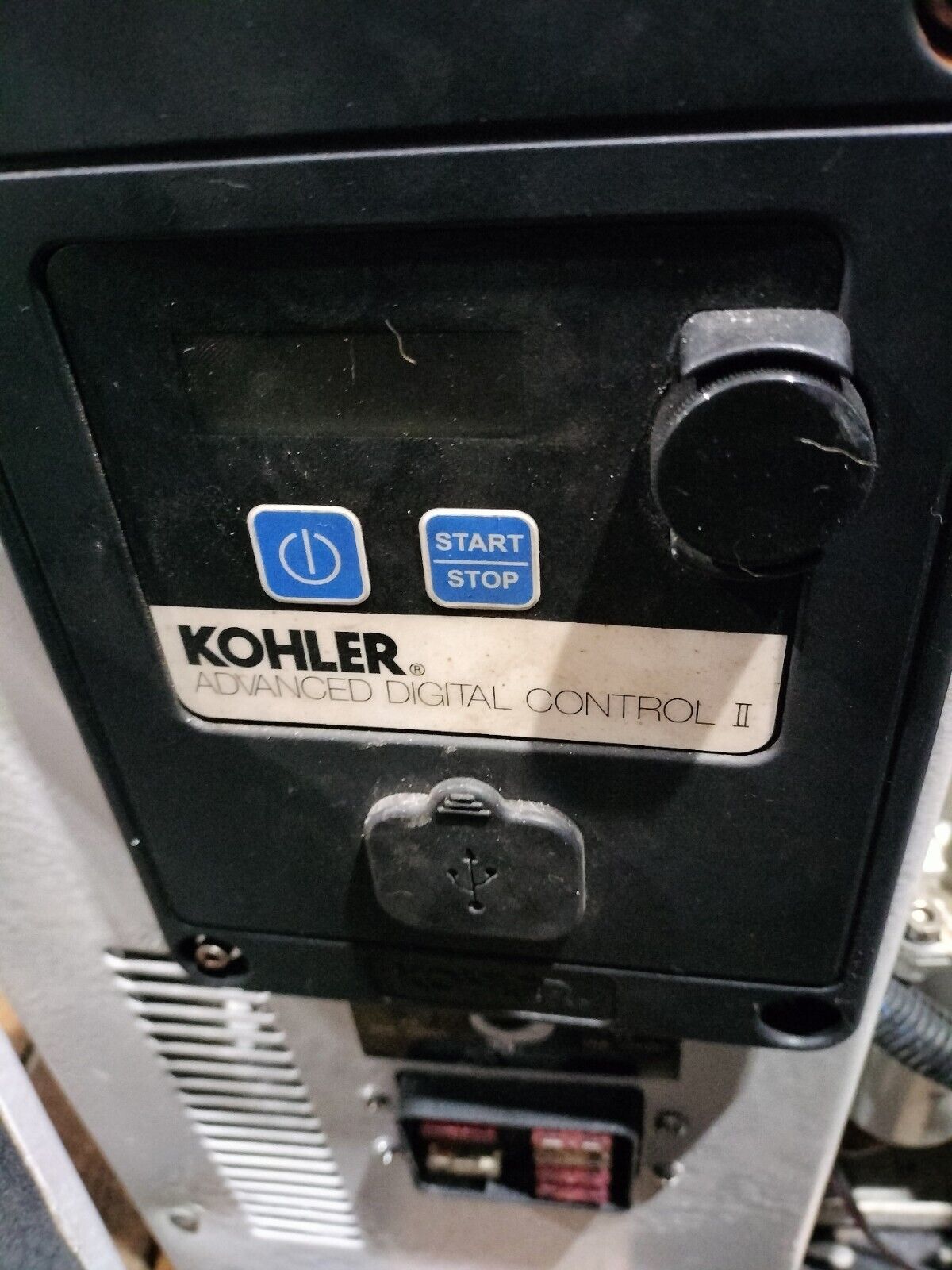 KOHLER 5EKD / 5KW -12V SINGLE PHASE GAS GENERATOR 50.2 ORIGINAL HOURS WITH COVER