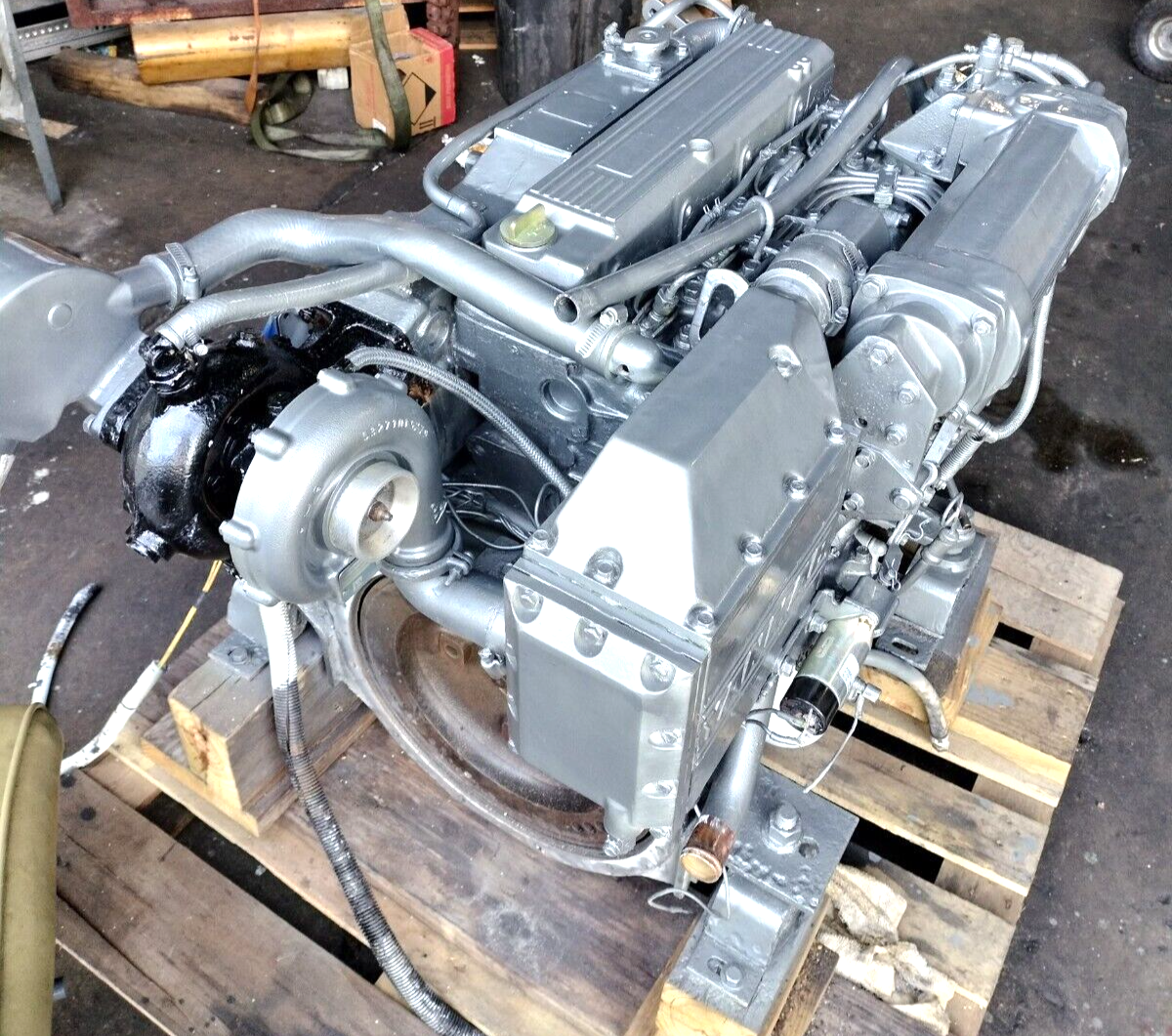 YANMAR 4LH-DTE DIESEL MARINE ENGINE 3.46 L - 160 HP. BOBTAIL 850 HOURS